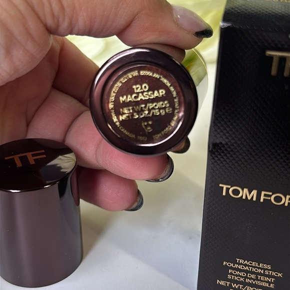 Tom Ford Traceless Foundation Stick .5 oz color: 12.0 Macassar new in the box - Picture 3 of 4